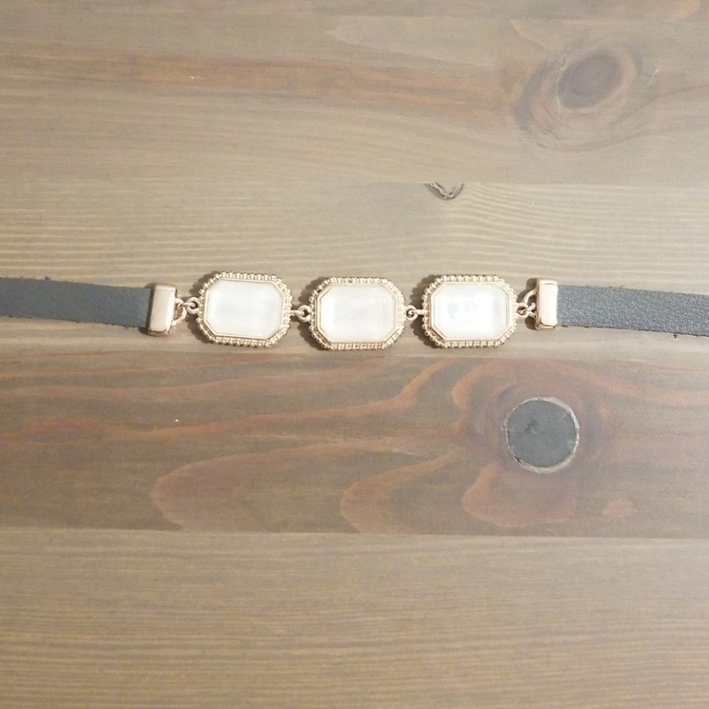 Choker - Picture 2 of 2